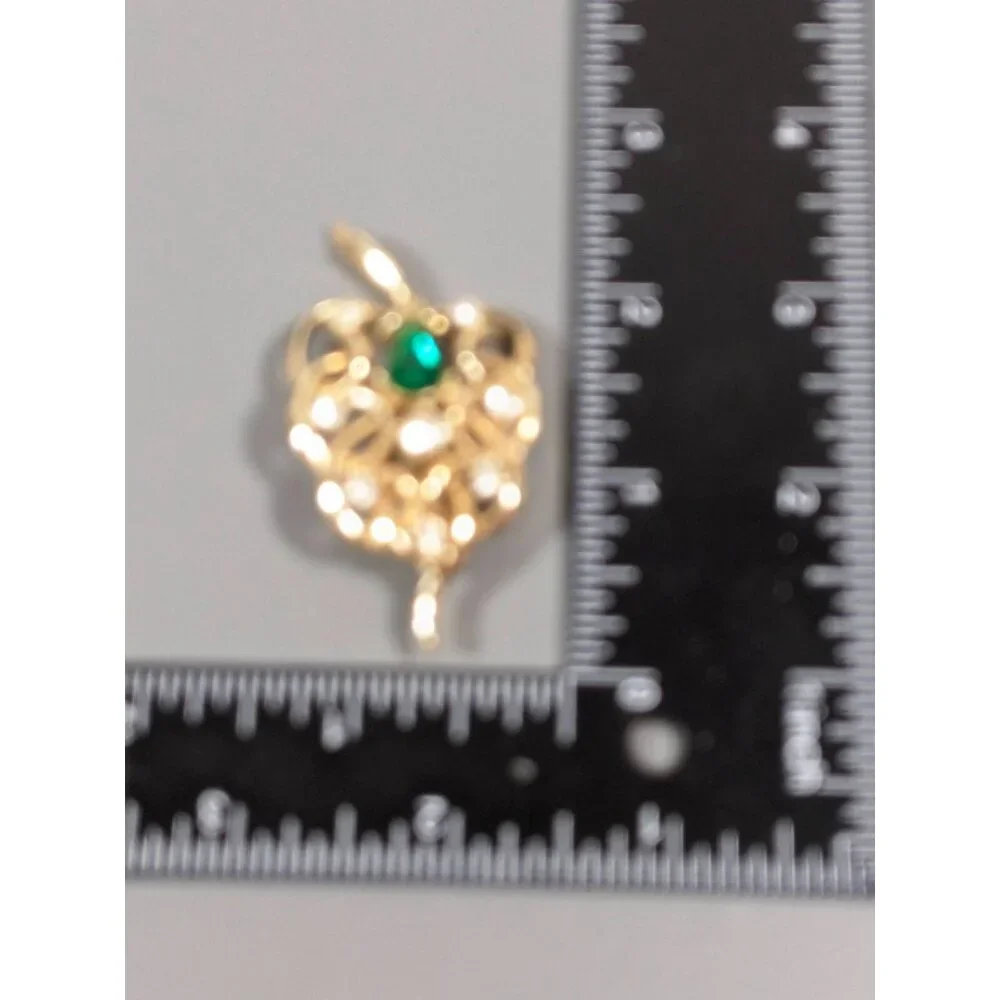 Vintage Green Teardrop Rhinestone Open‎ Work Leaf Gold Tone Brooch Pin
